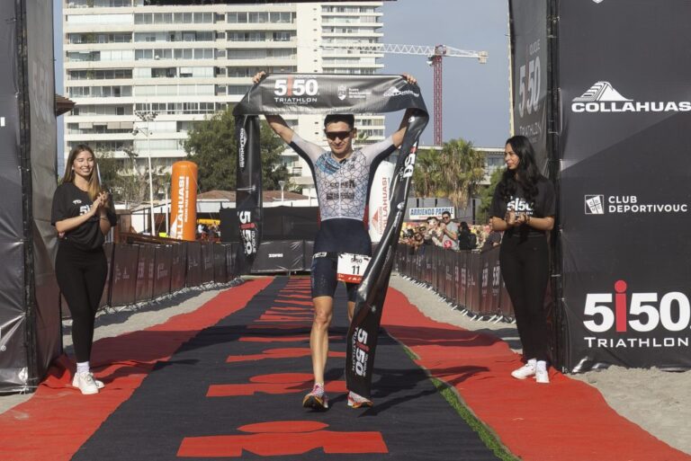 Benjamín Adriazola ganador 5150 Iquique Triathlon 2026