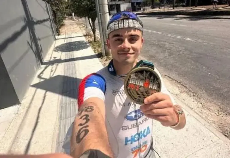Martín Baeza en el podio del IRONMAN 70.3 Río de Janeiro